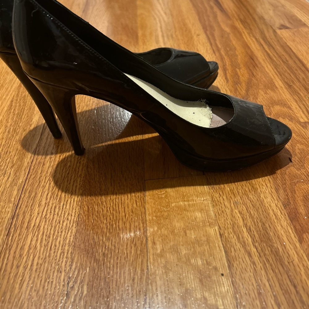 Vince Camuto Black Heels with Peep-Toe Design and Curved High Heel